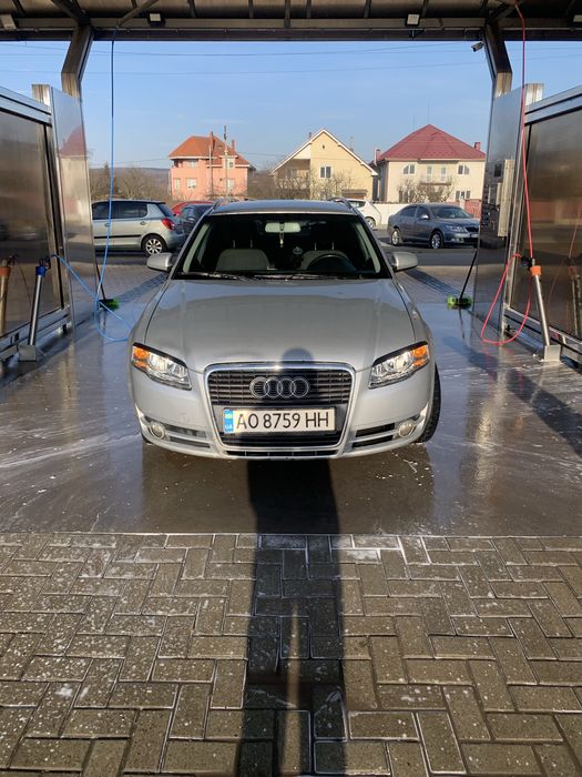 Продам машину Ауді  А4 б7