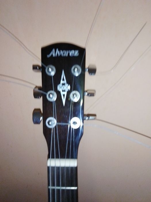 Акустическая гитара Alvarez