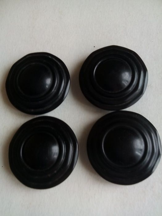 Гудзики виготовлені в СРСР.