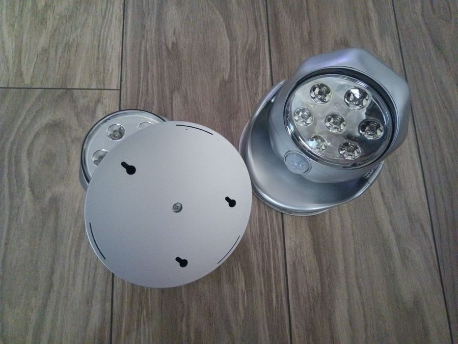 Lampa LED, na baterie do piwnicy/garażu,2szt, nowe