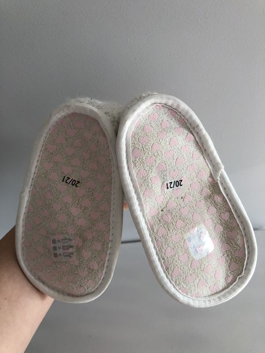 Kapcie z króliczkami rozmiar 20