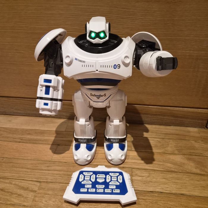 Robot com comando Defender