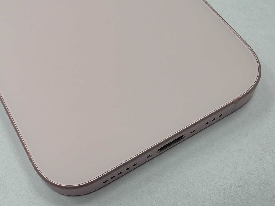 iPhone 15 128GB/ Pink/ Różowy/ BAT 90%/ Grade A-/ + ładowarka/ GW 12 MSC