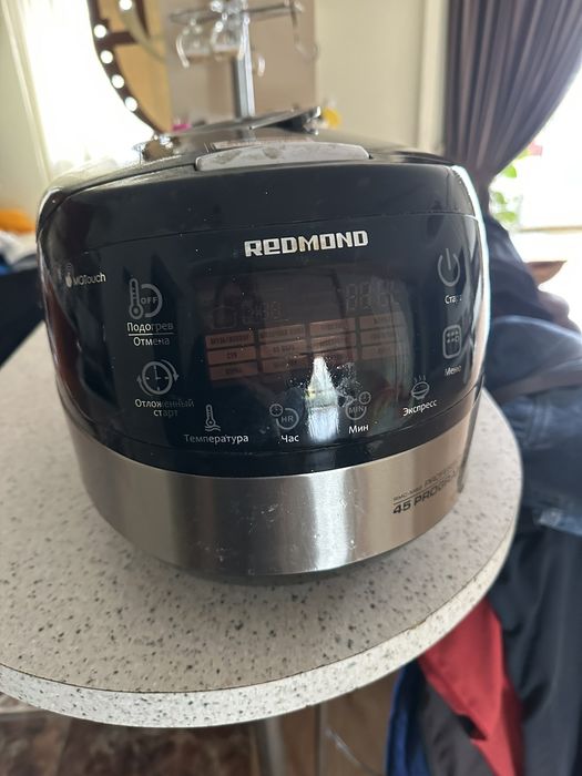 Мультиварка Redmond
