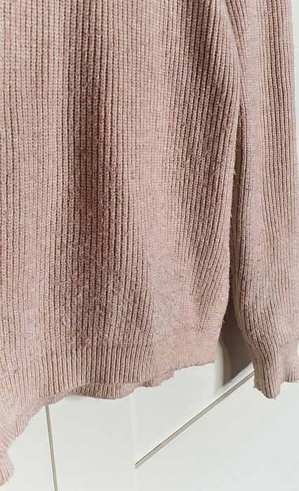 Sweter prążkowany z kapturem pudrowy róż L / XL