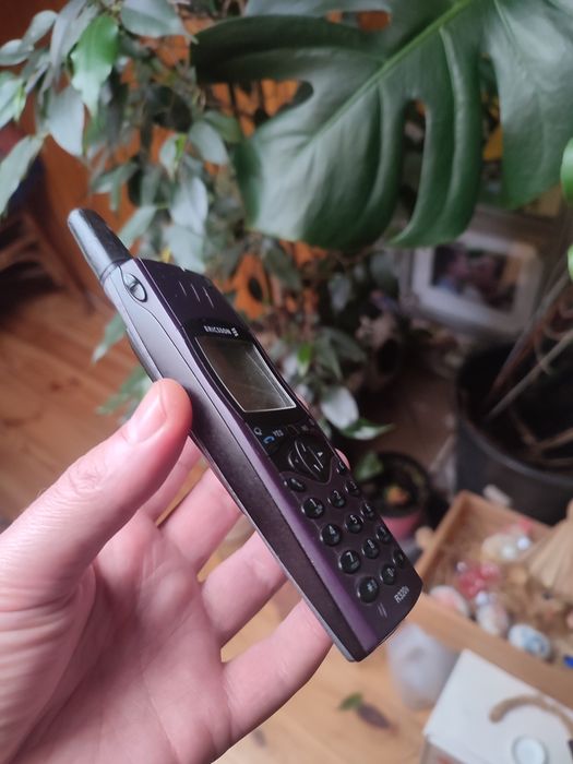 Раритетний телефон Ericsson R320s