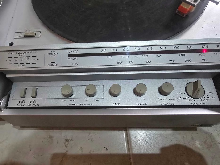 Gira Discos + 2 Colunas SHARP