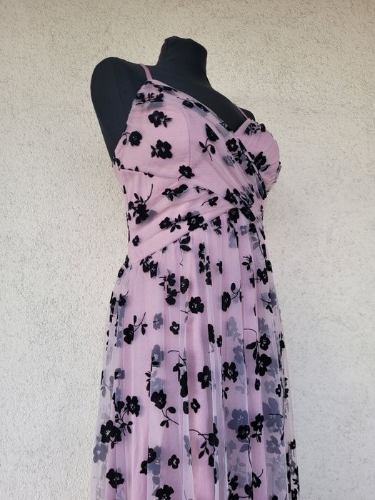 Sukienka długa elegancka tiulowa w kwiaty różowa na wesele dla druhny