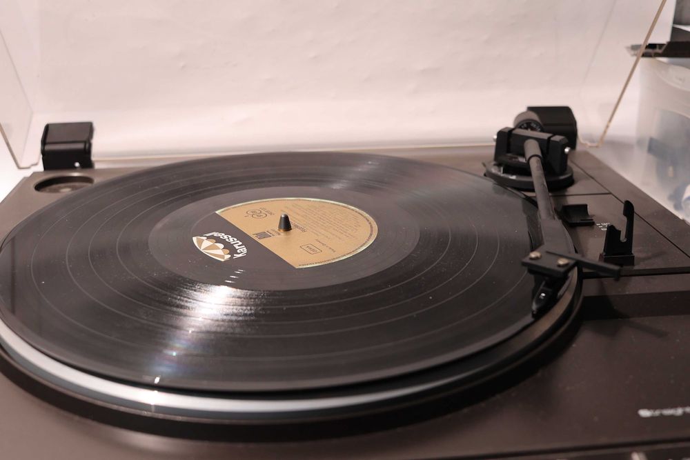 виниловый проигрыватель Saba