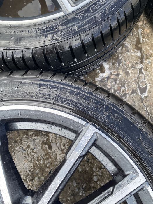 Диски бмв в отличном состоянии 5.112 r18 в сборе с резиной