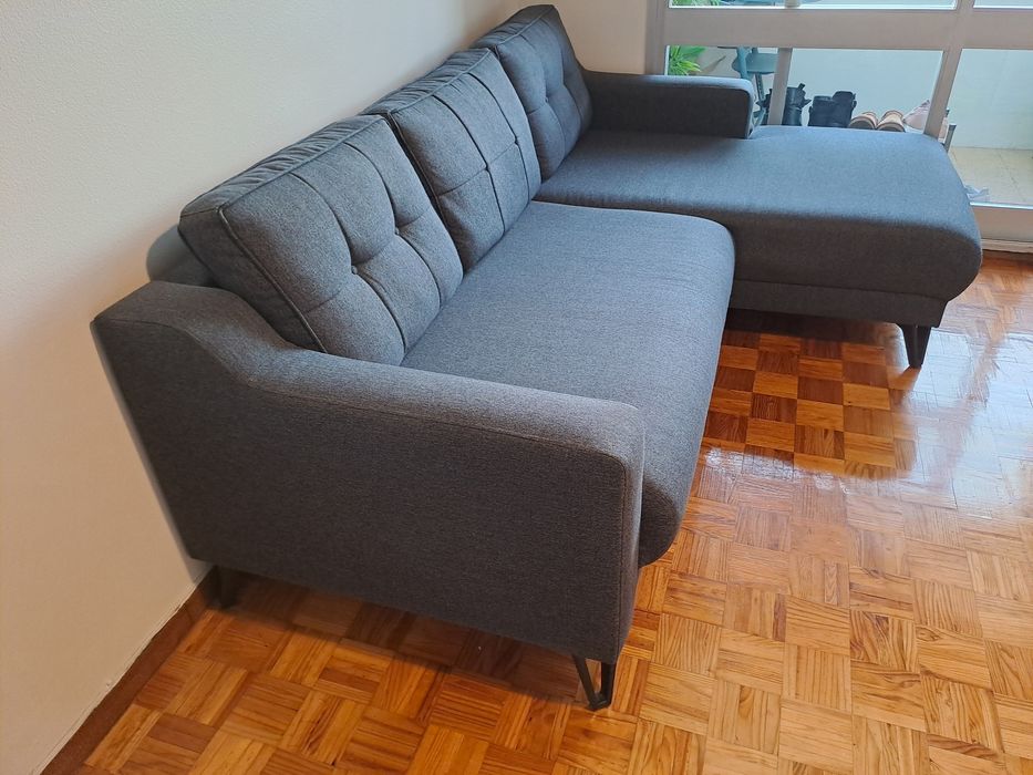 Sofá 3 lugares cinzento com chaise long esquerdo