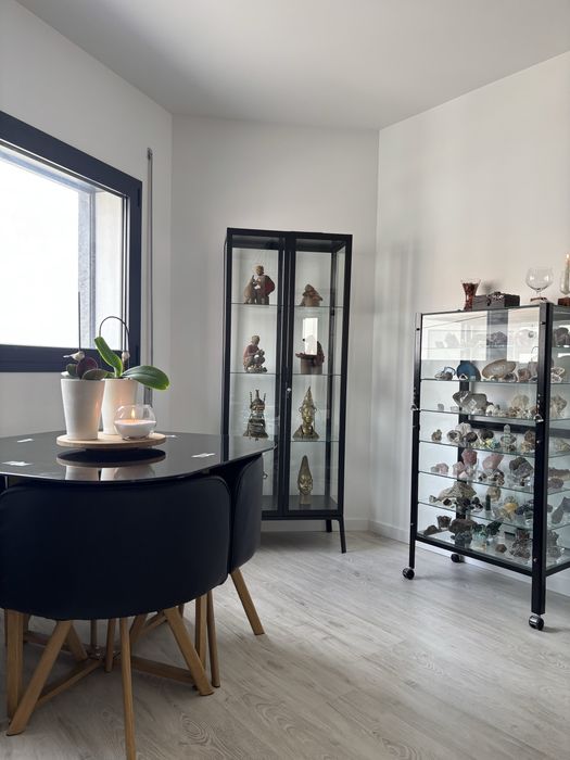 Mesa de vidro com 4 cadeiras