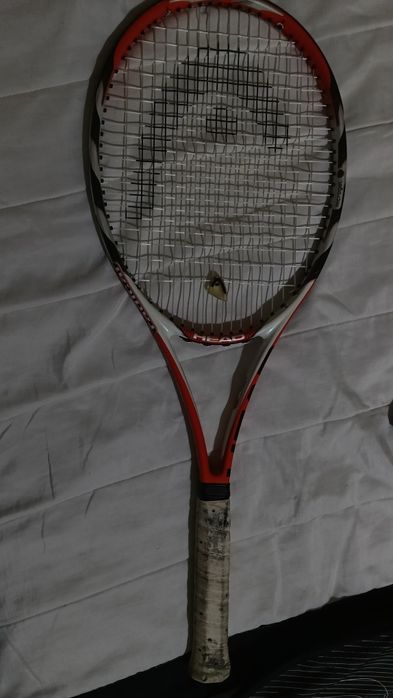 Raquetes de tênis em muito bom uso