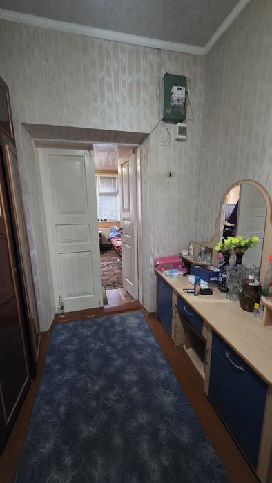 ЦЕНТР!! Будинок 205 кв.м. на 2 ходи +2  ГАРАЖІ  та   БАНЯ на 12 сотках