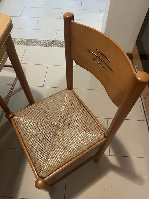 Mesa de Cozinha com 4 Cadeiras e 2 Bancos