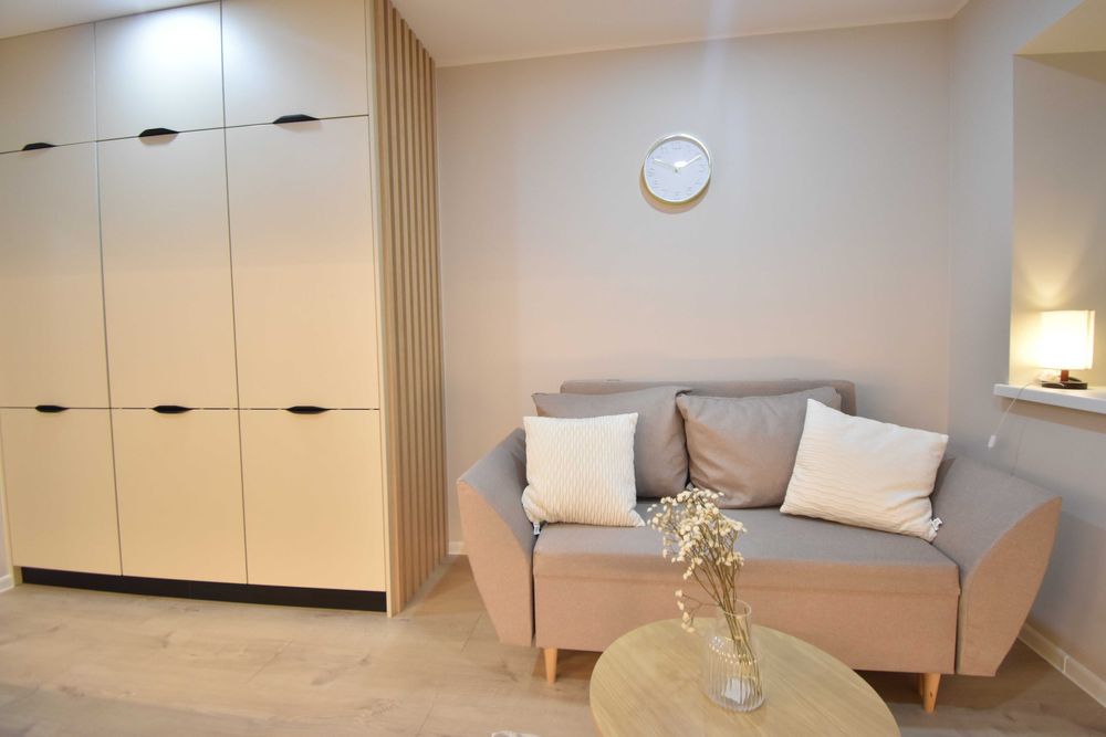 mieszkanie 2 pokojowe łączne opłaty 2300 zl miesiecznie z mediami