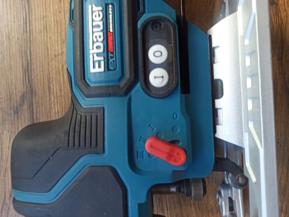 Wyrzynarka akumulatorowa Erbauer 12V compact