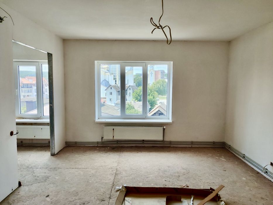 Продається 4-кімнатна 2-рівнева квартира в новобудові . Чортків