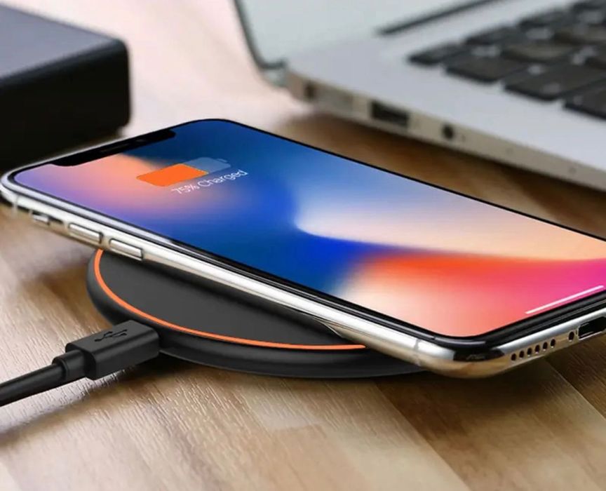Bezprzewodowa podkładka ładująca z szybkim ładowaniem 15W, z USB-C
