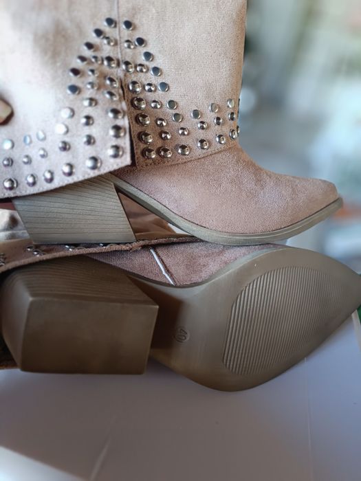 Texana camel n 40 com tachas cravadas , 
 Nunca usada com caixa origin