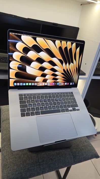 Macbook pro 16  i9 32gb 4tb ssd