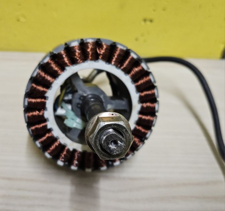 Stojan silnik G2 Master KuKirin z kablem