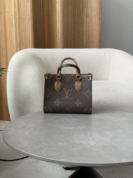 Сумка Louis Vuitton Onthego PM Monogram Bag