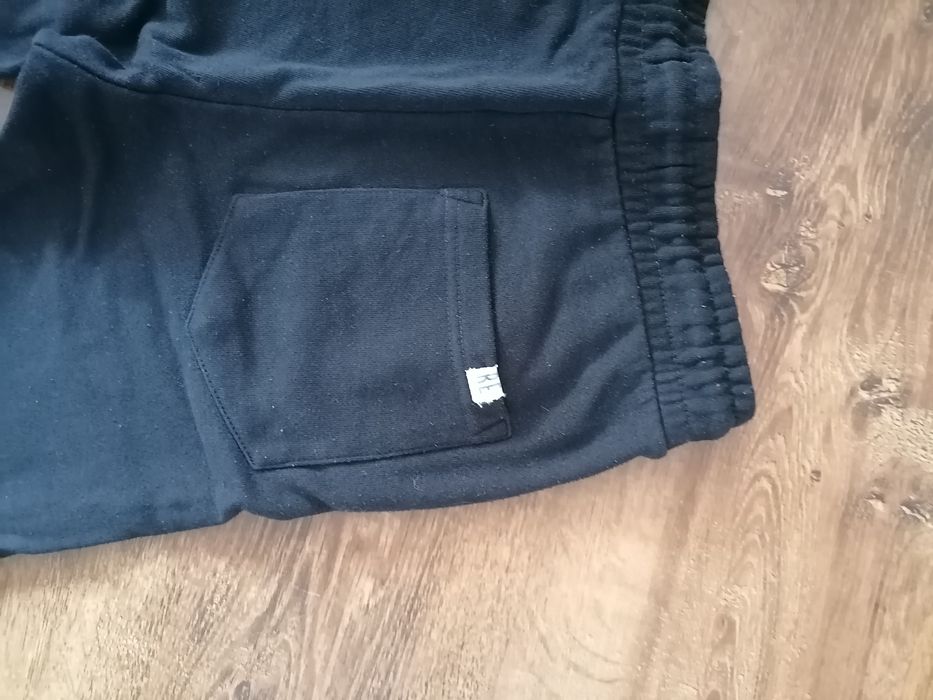 Chłopięce spodnie firmy Reserved rozm 146