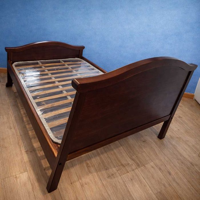 Cama de solteiro "vintage-style"