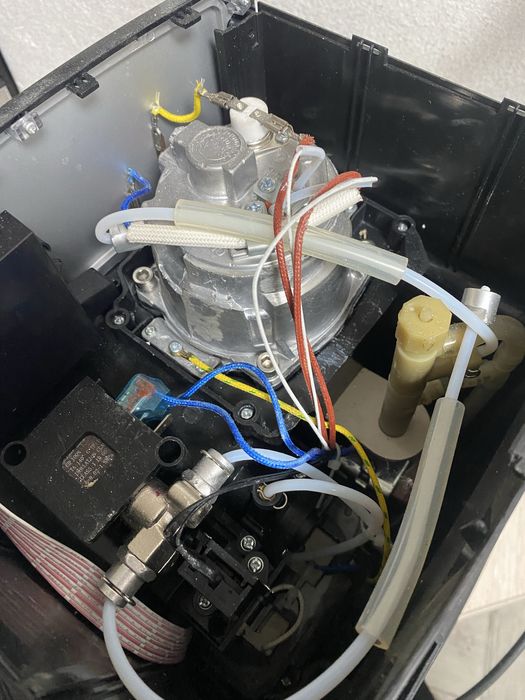 Продам по запчастинах кофемашину Breville prima latte