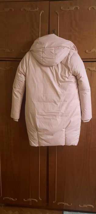 Продам жіночу нову куртку на синтопоні р.XLз капюшоном
