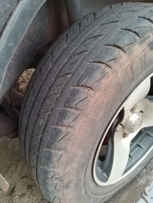 Продам Диски и летнию резину   Р13  175/70