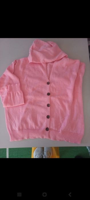 Casaco de malha rosa