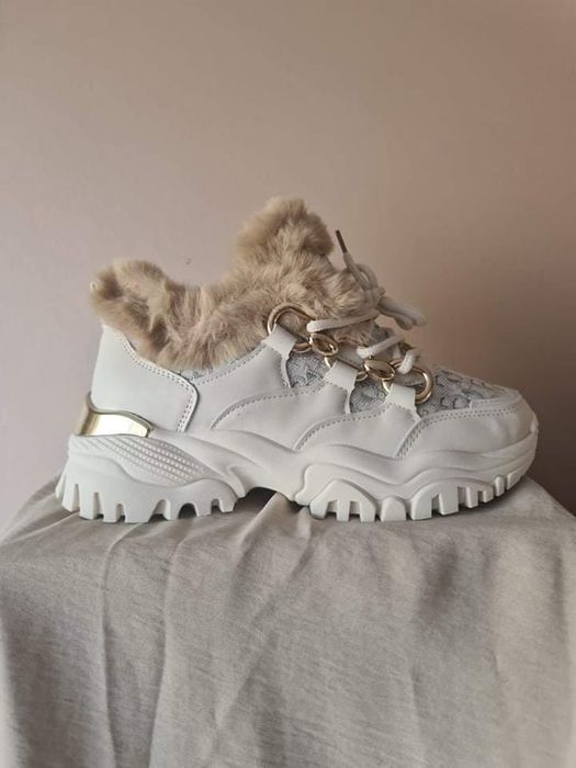 Buty damskie ocieplane nowe kremowe lub czarne