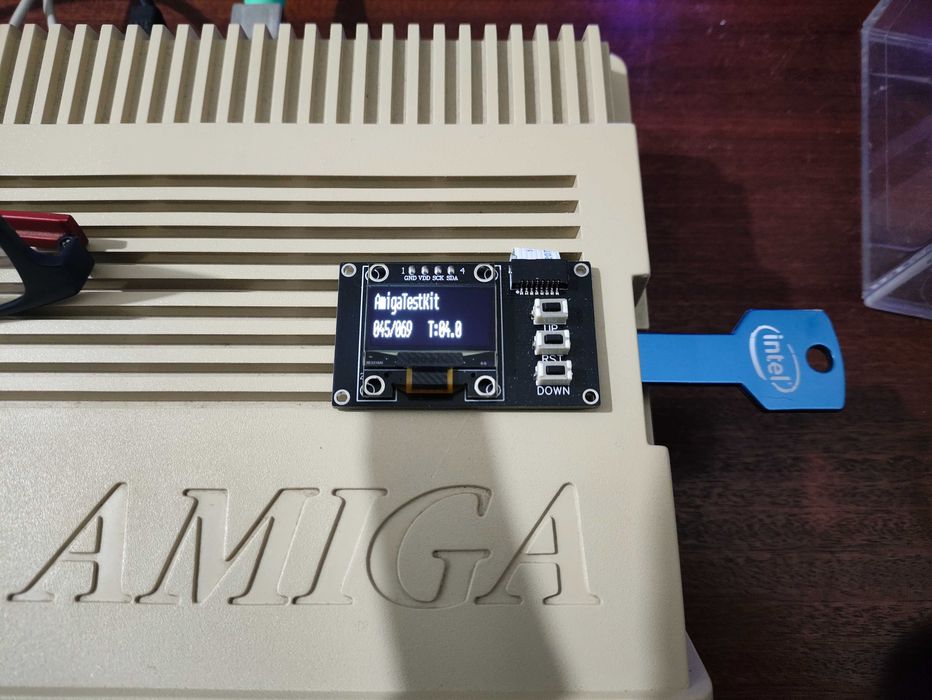 Commodore Amiga 500 Gotek com monitor