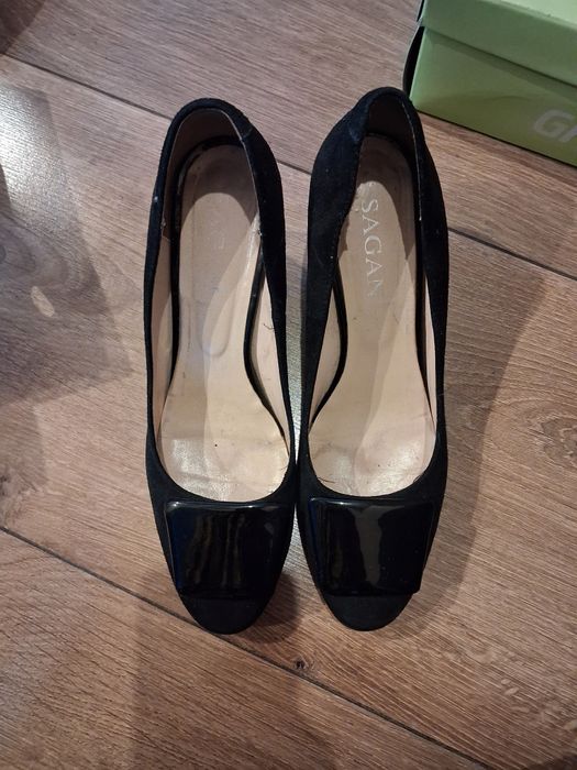 Czułenka czarne Sagan