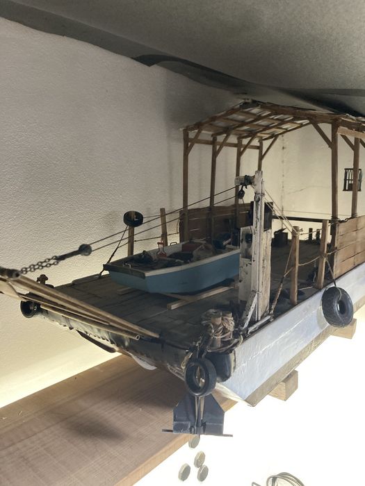 Barco telecomandado 1/10