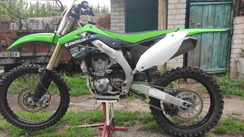 Продам спортивный мотоцикл kawasaki 450.