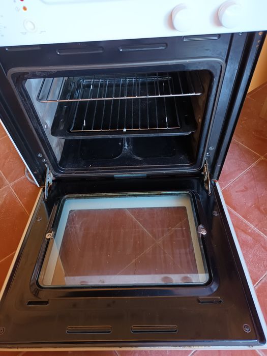 Forno teka + placa em funcionamentos