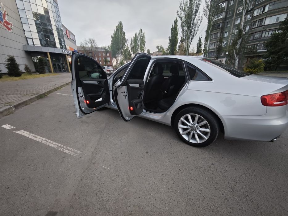 Продам Audi A4 b8