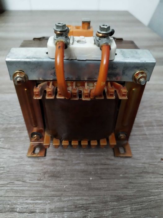 Transformador Primário 220V, Secundário 12V - 33A, (400VA).