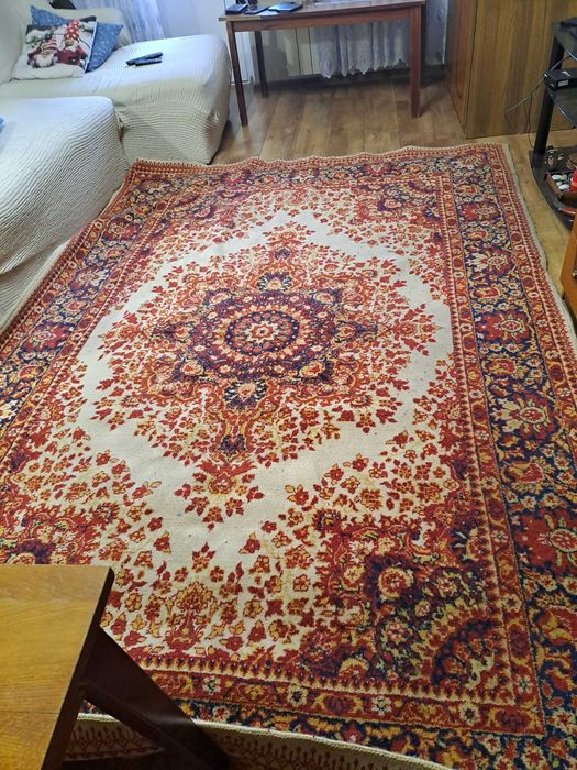 Продам килим 2*3 м Вартість 250 грн