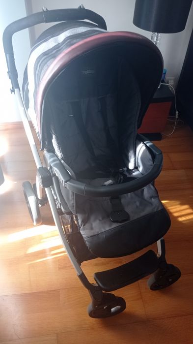 Trio Peg-Perego com cadeira alcofa, ovinho e suporte para carro