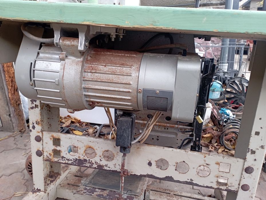 Стіл мотор швейної машинки