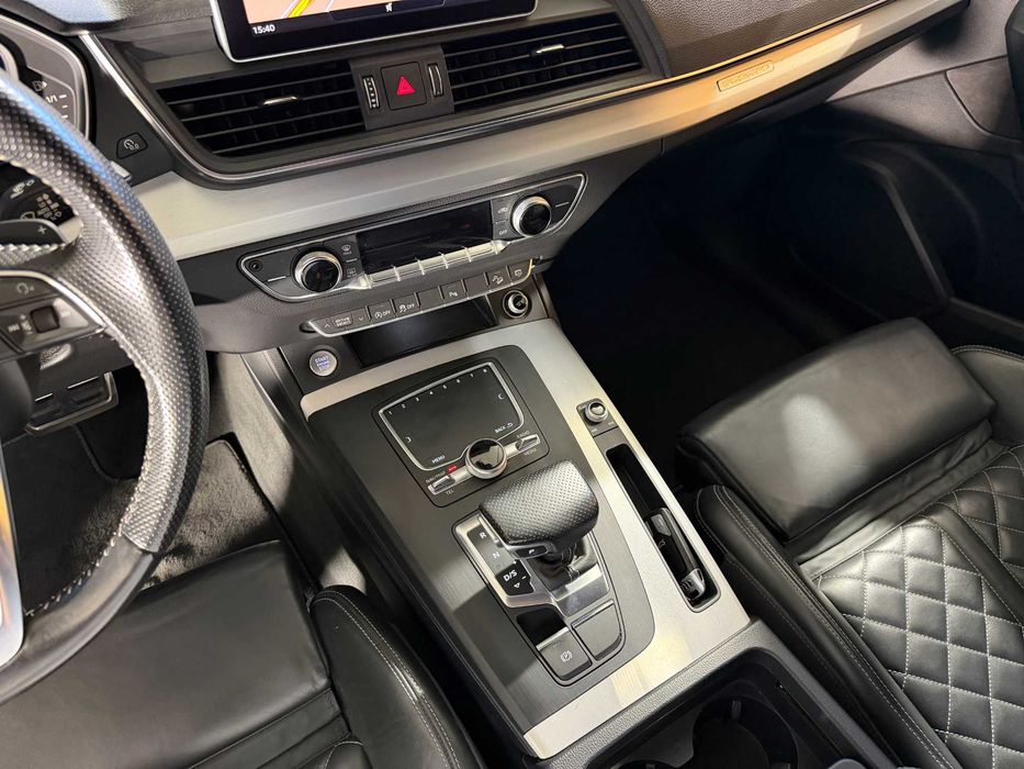 AUDI Q5 2.0TDi S-Line S-tronic Quattro Auto Quadrante Digital