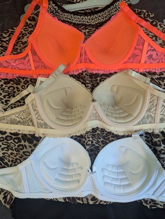 Жіноча білизна/ бюстгальтери/ ліфчик