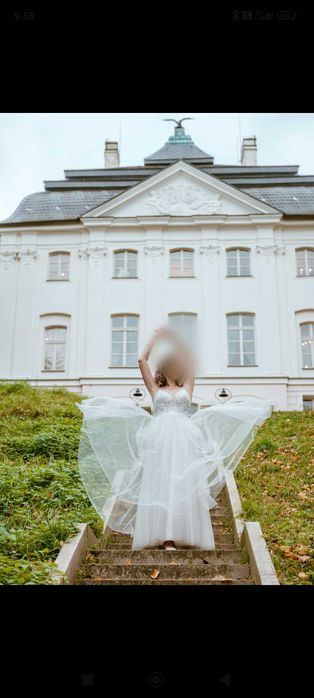 Elegancka suknia ślubna