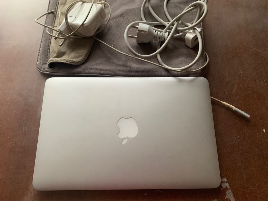 MacBook Air 11 A 1370 Silver