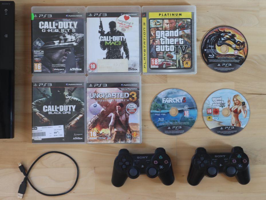 Sprzedam PS3 ,2 Pady plus Gry