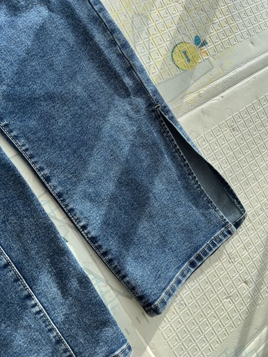 Жіночі джинси с розрізами